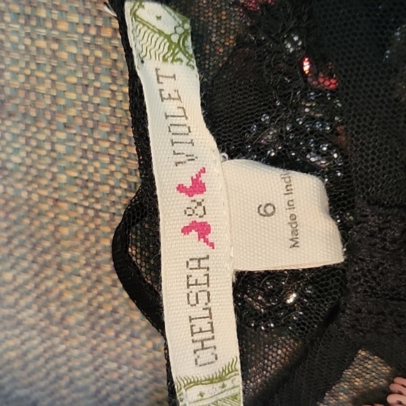 Chelsea & Violet black dress size 6 with sequined flowers - Picture 7 of 7